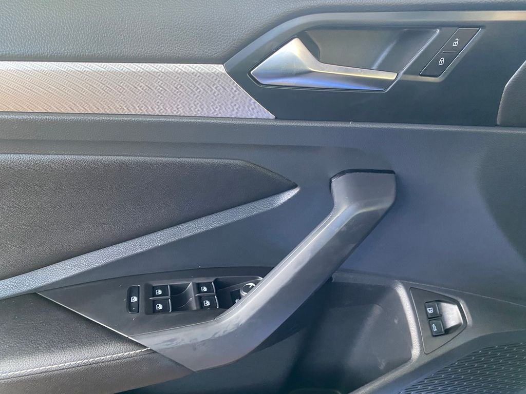 2023 Volkswagen Jetta Base