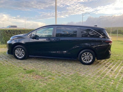 2024 Toyota Sienna Base