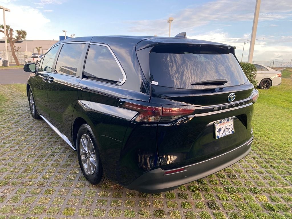 2024 Toyota Sienna Base
