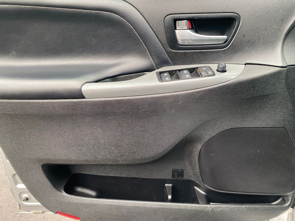 2018 Toyota Sienna Base