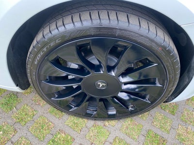 2022 Tesla Model 3 Base