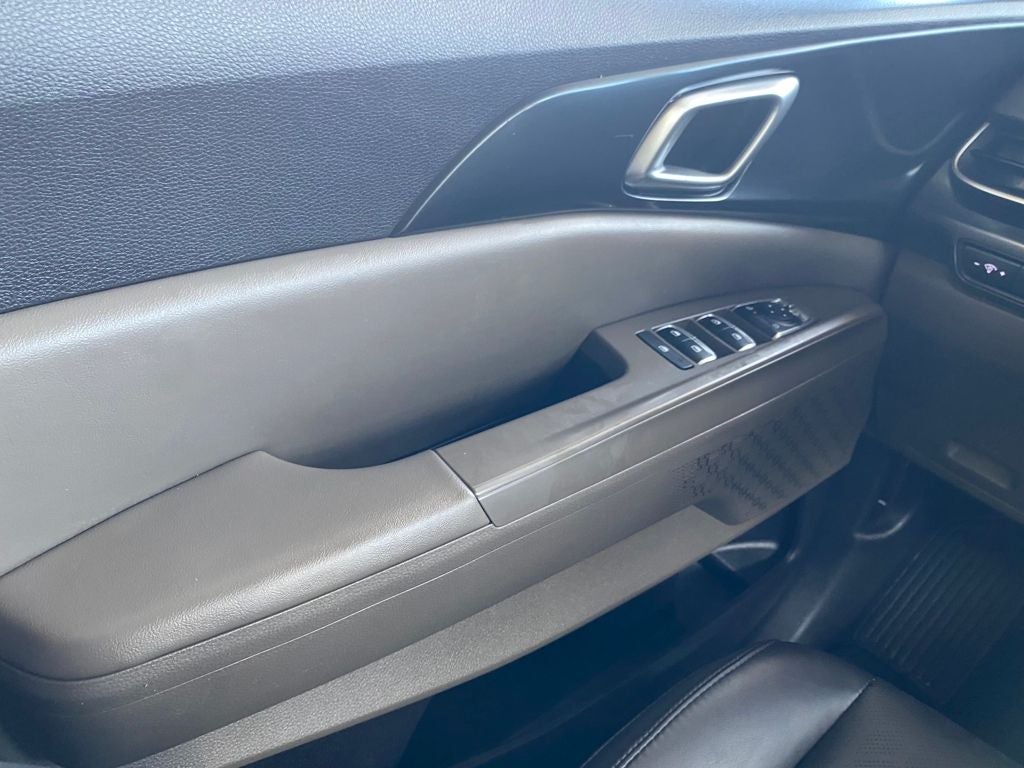 2025 Kia Carnival Base