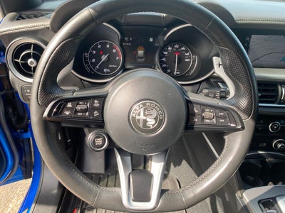 2022 Alfa Romeo Stelvio Base